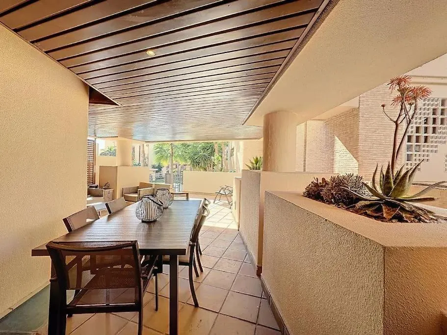 Apartamento De 3 Dormitorios En Bahia De La Plata Estepona 0*,  España