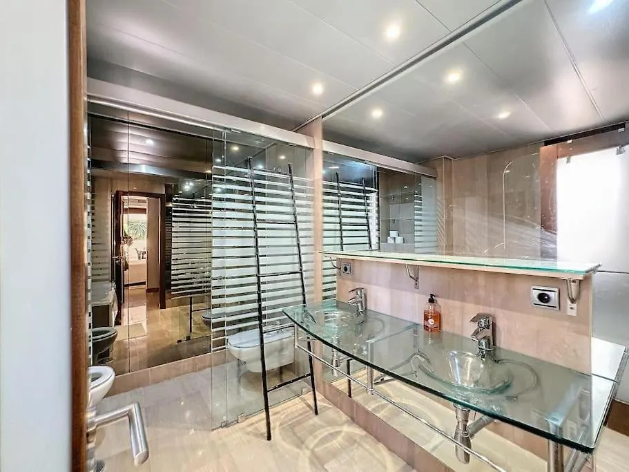 Apartamento De 3 Dormitorios En Bahia De La Plata Estepona 0*,  España
