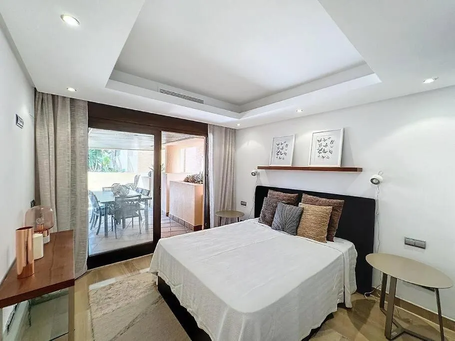 Apartamento De 3 Dormitorios En Bahia De La Plata Estepona