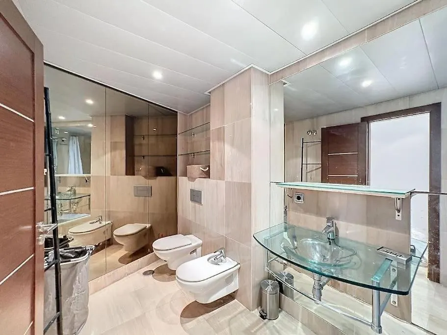 Apartamento De 3 Dormitorios En Bahia De La Plata Estepona España