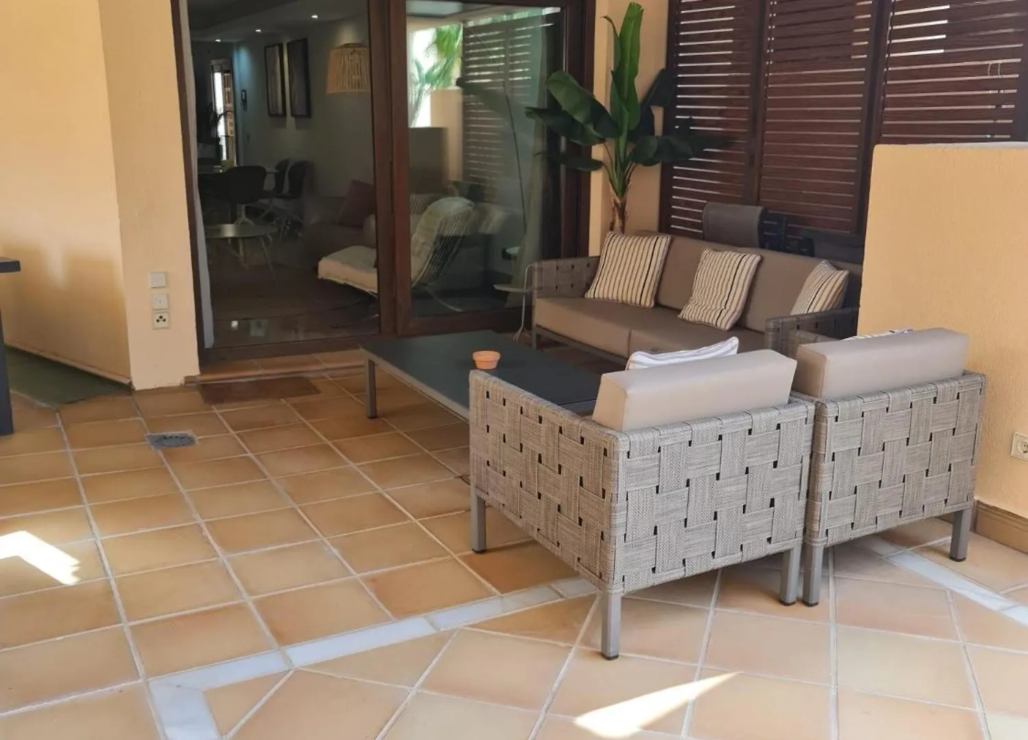 Apartamento De 3 Dormitorios En Bahia De La Plata Estepona España